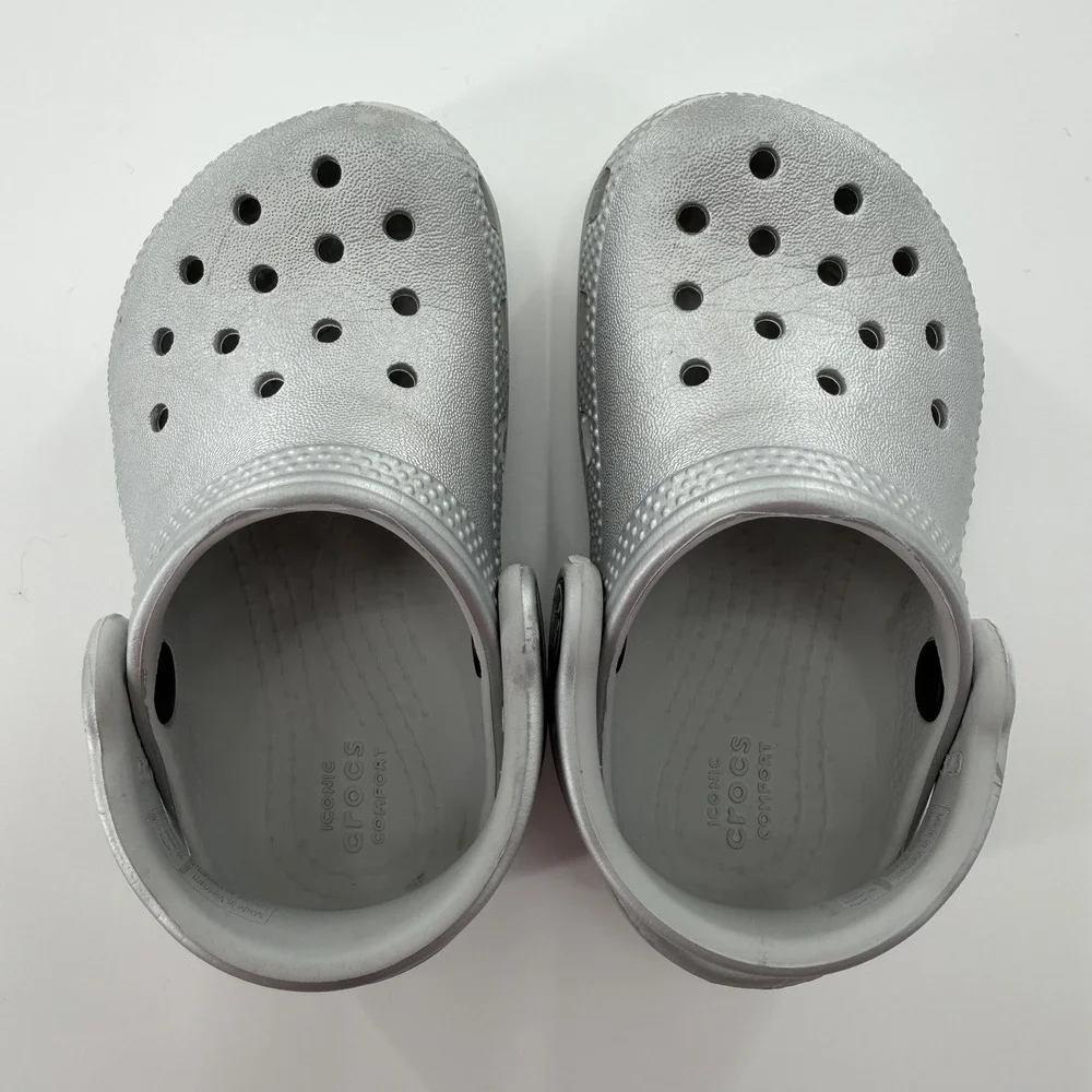 CROCS metallic silver